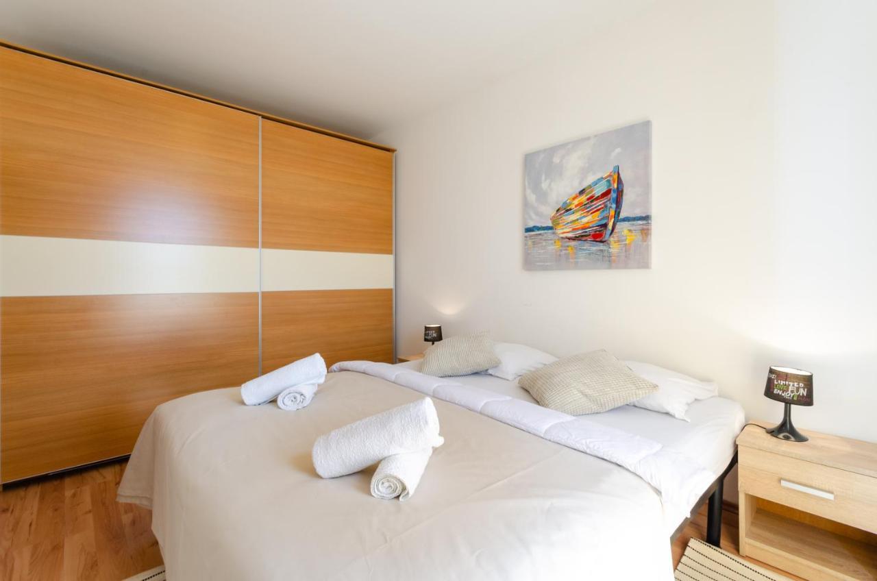 Apartment Tia Crikvenica Buitenkant foto